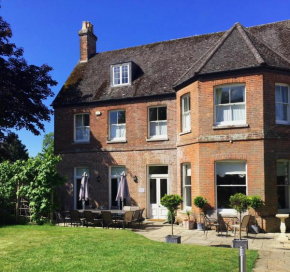 Substantial 6 bed House in Christchurch Dorset